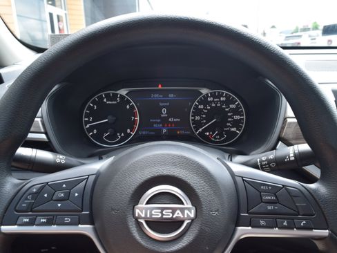 Used 2023 Nissan Altima 2.5 SV AWD/4WD image 12