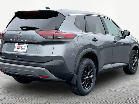 Used 2023 Nissan Rogue S image 5