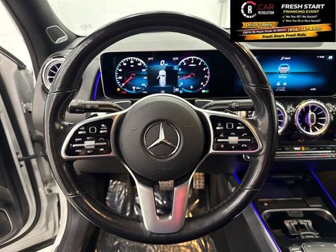 Used 2021 Mercedes-Benz GLB 250 4MATIC image 26
