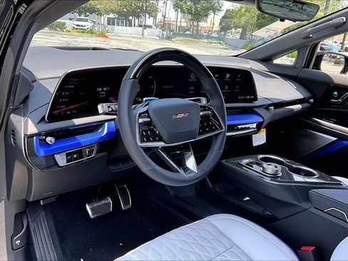 New 2026 Cadillac Optiq V AWD/4WD image 9