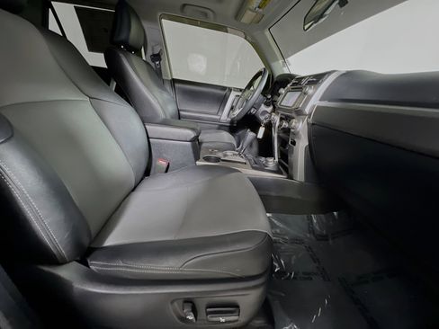 Used 2019 Toyota 4Runner SR5 Premium image 30