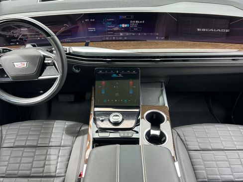 Certified 2025 Cadillac Escalade Sport Platinum w/ LPO, ONYX Package image 15