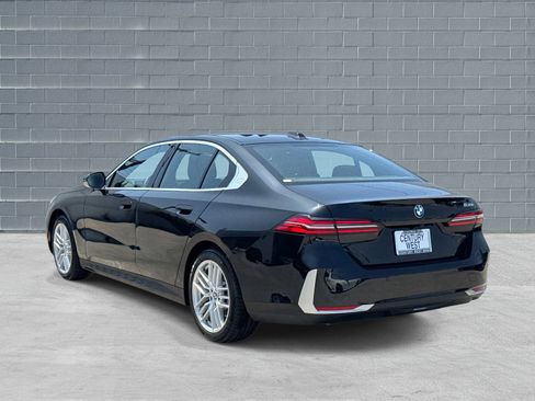 Used 2025 BMW 530i image 5