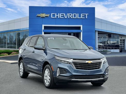 Certified 2024 Chevrolet Equinox LT w/ LPO, Floor Liner Package FWD image 6