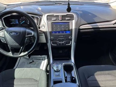 Used 2019 Ford Fusion SE AWD/4WD image 15
