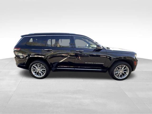 Used 2023 Jeep Grand Cherokee L Summit w/ Advanced Protech Group IV AWD/4WD image 11