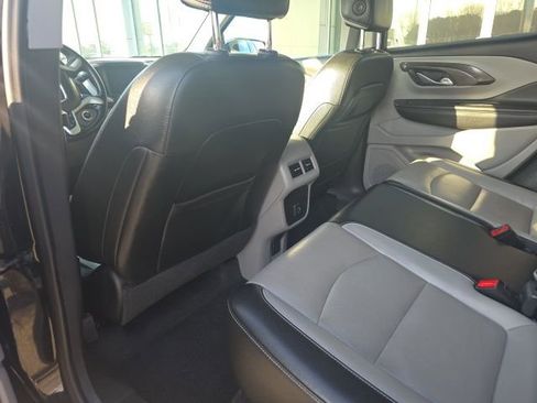 Used 2023 GMC Terrain SLT image 26