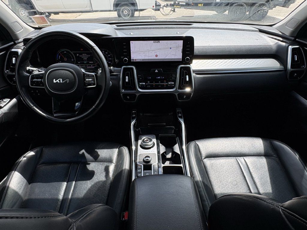 Used 2022 Kia Sorento SX w/ Panoramic Sunroof Package AWD/4WD image 27