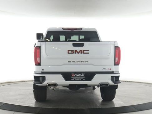 Used 2025 GMC Sierra 1500 AT4 w/ Technology Package AWD/4WD image 11