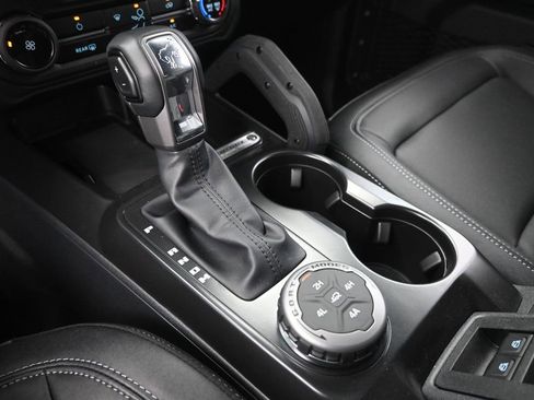 New 2025 Ford Bronco Badlands image 9