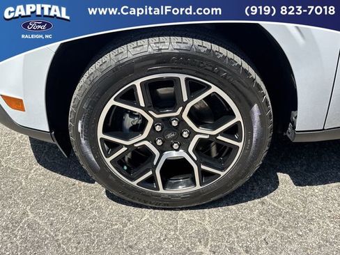Certified 2025 Ford Maverick Lariat AWD/4WD image 13