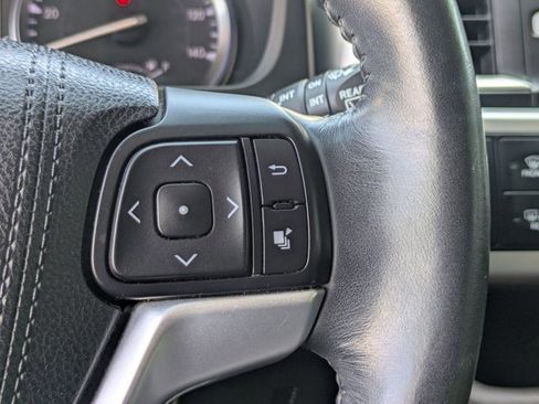 Used 2015 Toyota Highlander Limited AWD/4WD image 12