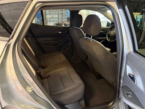 Used 2024 Chevrolet Trax LS FWD image 40