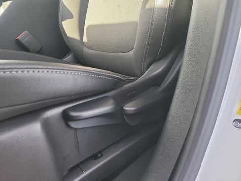 Used 2025 Buick Encore GX Preferred image 17