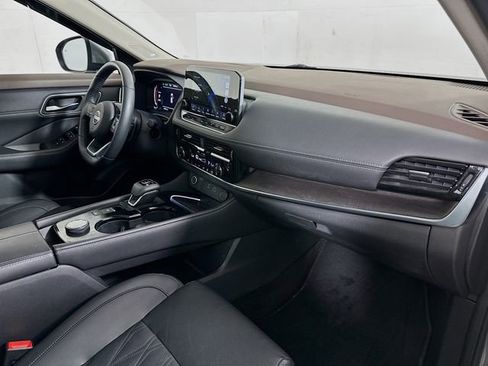 Certified 2022 Nissan Rogue Platinum w/ Head-Up Display Package image 32