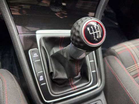 Used 2018 Volkswagen GTI S FWD image 29