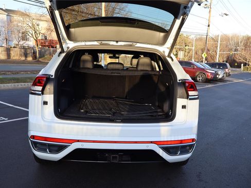 Used 2021 Volkswagen Atlas Cross Sport SE image 5