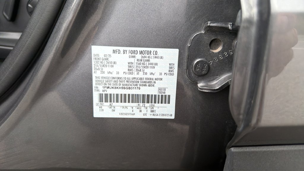 Used 2025 Ford Explorer ST-Line AWD/4WD image 28