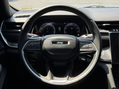 Used 2023 Jeep Grand Cherokee L Laredo AWD/4WD image 25