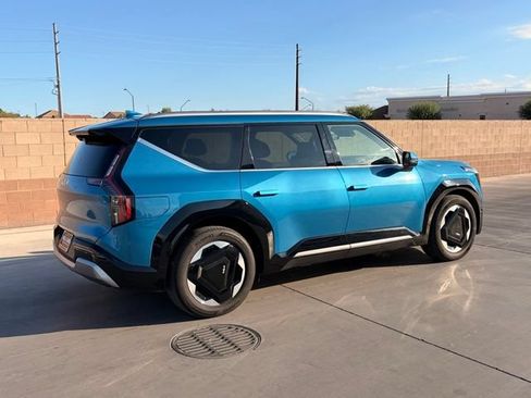 Used 2024 Kia EV9 Land AWD/4WD image 7