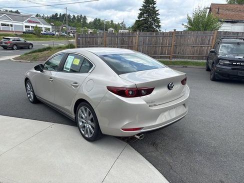 Used 2023 MAZDA MAZDA3 s FWD image 11