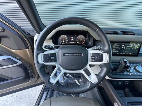 Used 2023 Land Rover Defender 110 X-Dynamic SE AWD/4WD image 21