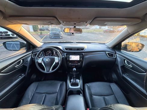 Used 2014 Nissan Rogue SL w/ SL Premium Package image 2