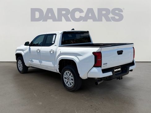 Certified 2026 Toyota Tacoma SR5 AWD/4WD image 5