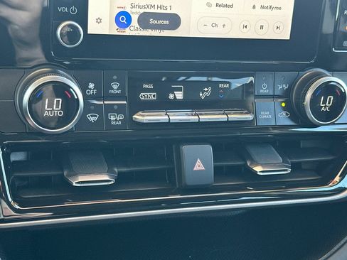 Certified 2025 Toyota Highlander LE AWD/4WD image 25