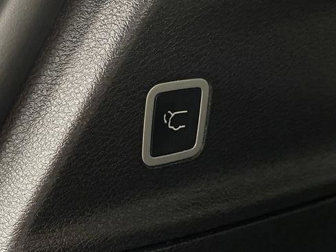 Used 2022 Chrysler Pacifica Touring-L w/ S Appearance Package image 14