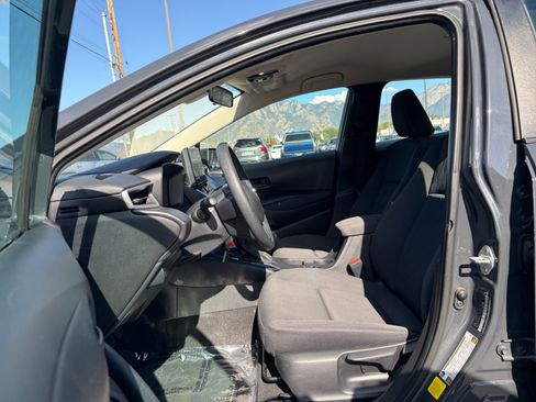 Used 2024 Toyota Corolla LE FWD image 11