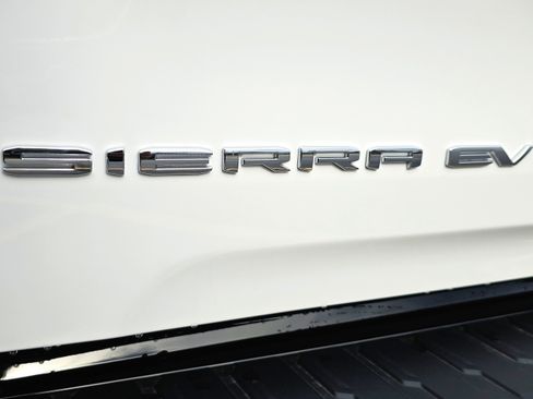 New 2026 GMC Sierra EV Elevation w/ Premium Package image 40