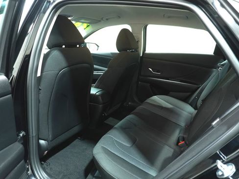 Certified 2026 Hyundai Elantra SE FWD image 13