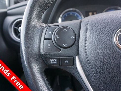 Used 2017 Toyota Corolla SE image 4