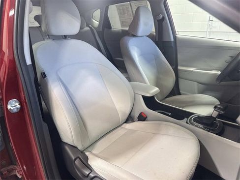 Used 2025 Hyundai Kona SEL image 15