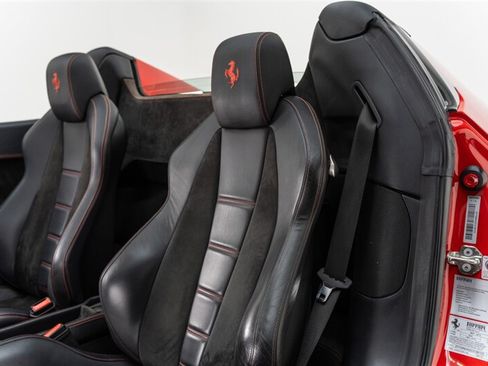 Used 2012 Ferrari 458 Spider RWD image 38