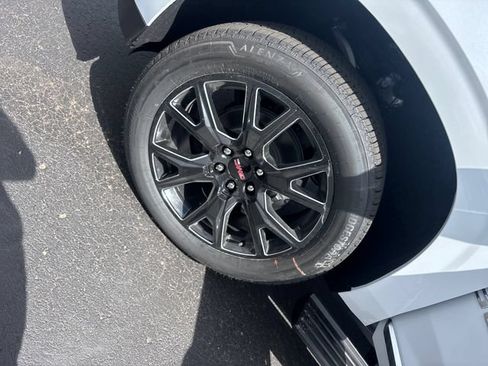 New 2026 GMC Yukon XL Denali w/ Sun & Power Step Package AWD/4WD image 30