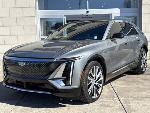 Used 2024 Cadillac Lyriq Luxury w/ LPO, Floor Liner Package image 12