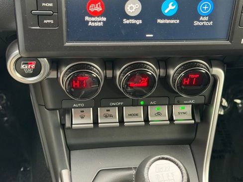 Certified 2025 Toyota GR86 Premium w/ ALL Weather Mat Package (TMS) RWD image 19