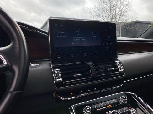 Used 2024 Lincoln Navigator L 4WD image 34