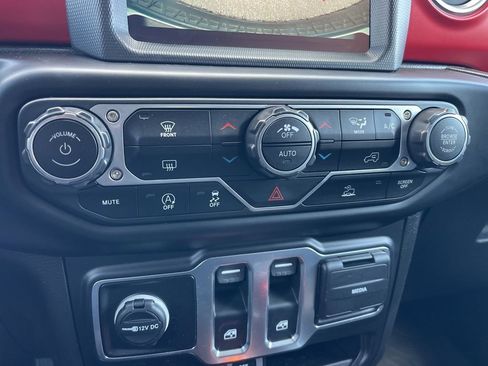 Used 2022 Jeep Wrangler Rubicon image 13