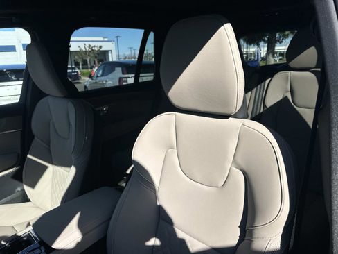 New 2026 Volvo XC90 B6 Plus w/ Protection Package Premier image 15