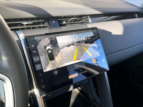 Used 2025 Land Rover Discovery Sport S image 21