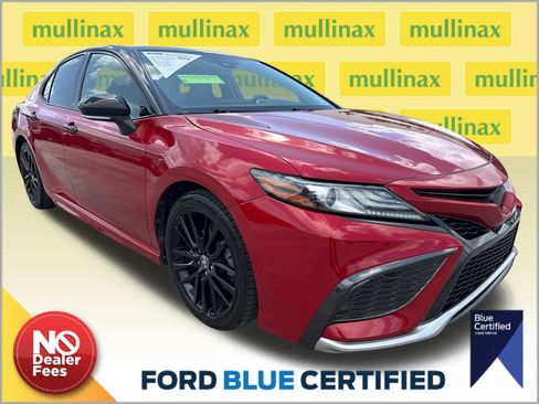 Used 2021 Toyota Camry XSE FWD image 1
