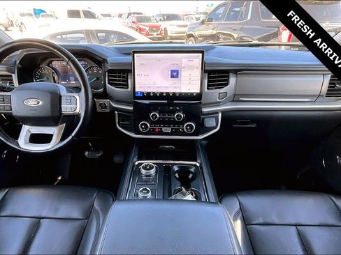 Used 2023 Ford Expedition Max XLT image 7