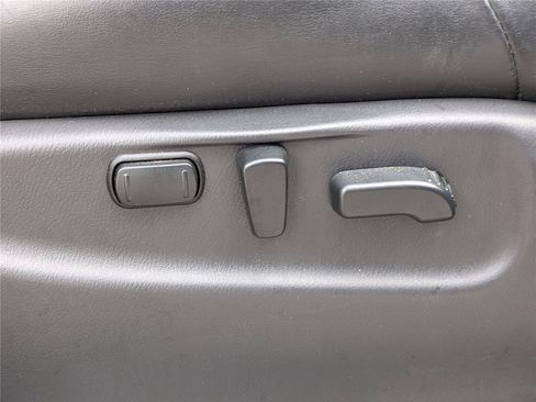 Used 2019 Nissan Armada Platinum w/ Captain's Chairs Package RWD image 27