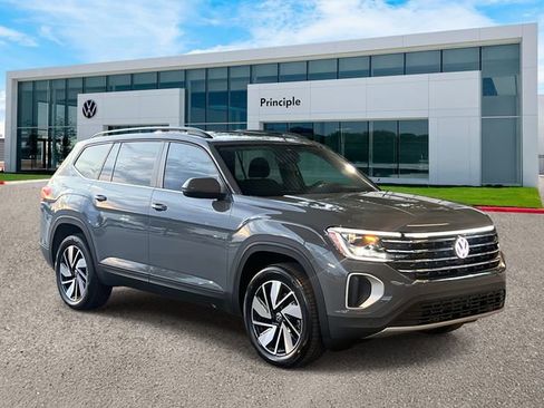 New 2026 Volkswagen Atlas SE image 2