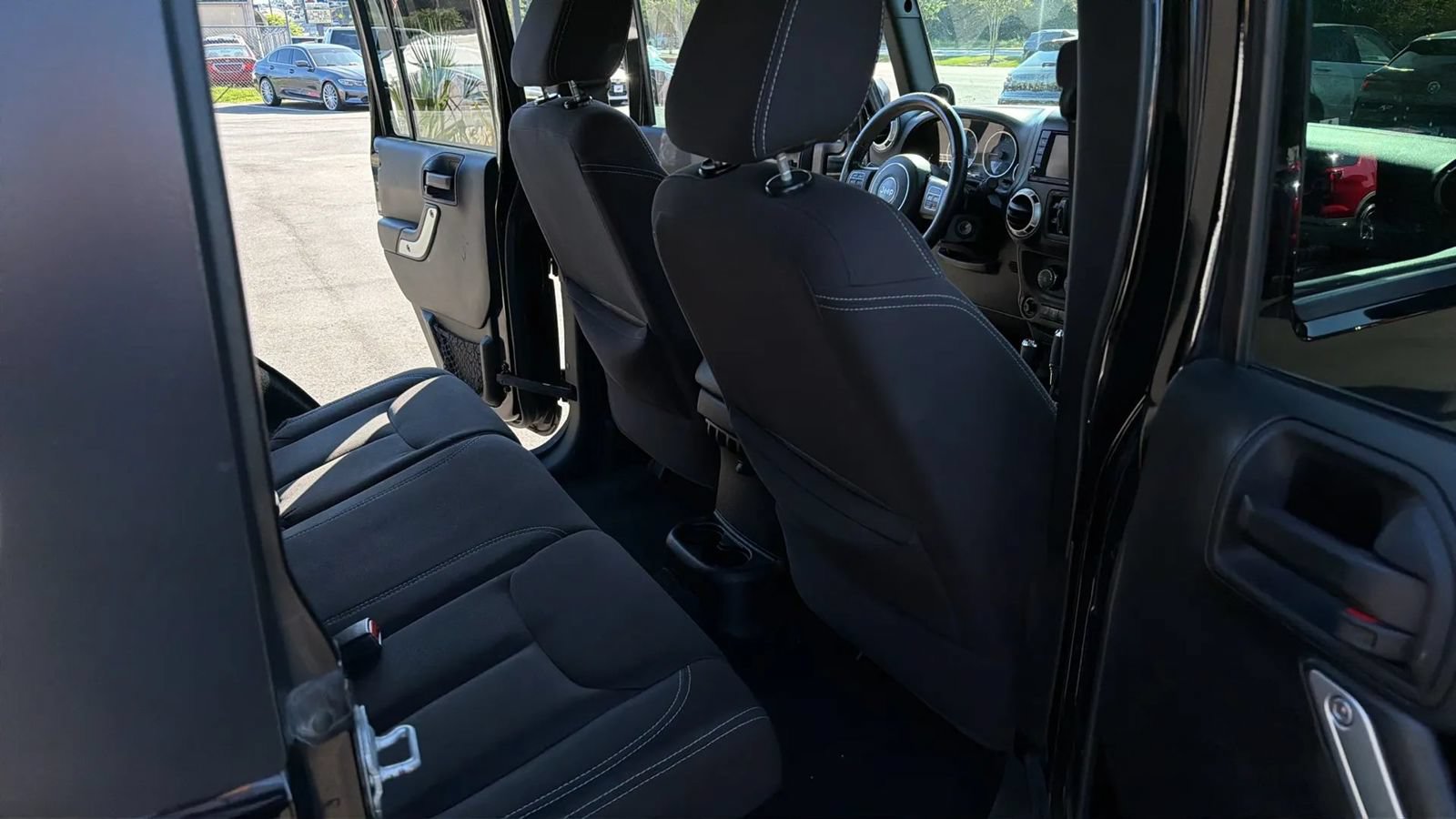 Used 2013 Jeep Wrangler Unlimited Sahara w/ Dual Top Group AWD/4WD image 18