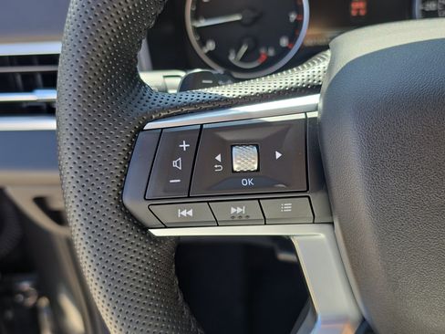 Used 2025 Mitsubishi Outlander SE FWD image 30