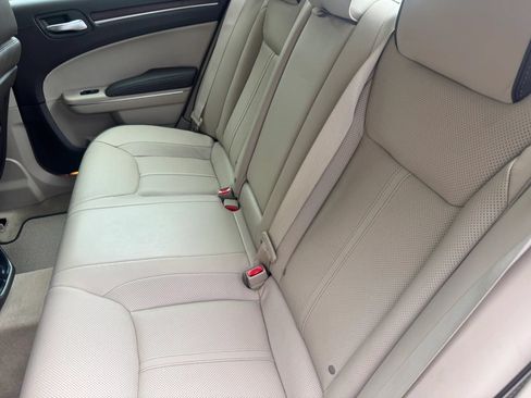 Used 2012 Chrysler 300 C Luxury Series RWD image 19